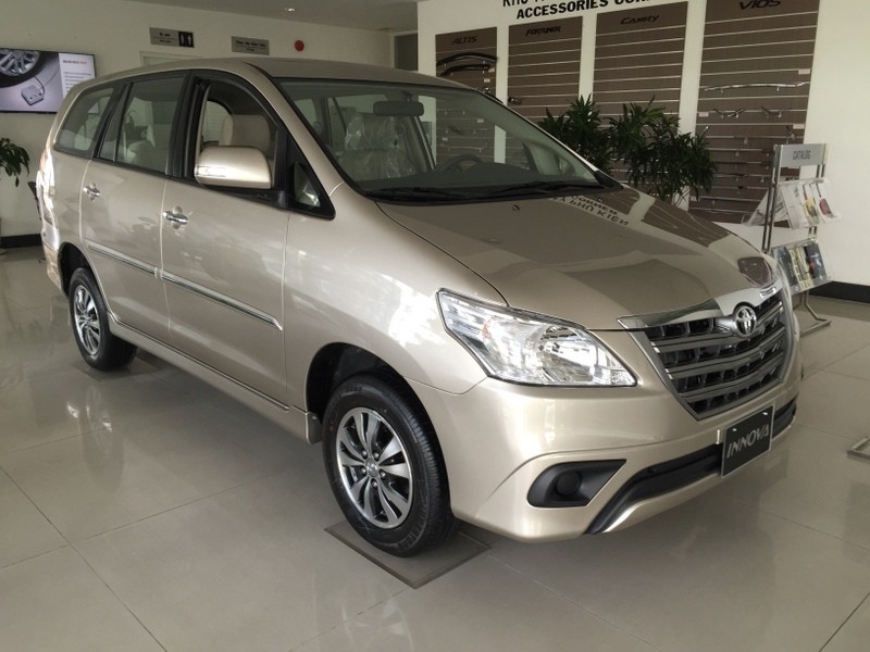 Cho thue xe innova theo thang khu cong nghiep Hoàng Mai - 0912686666